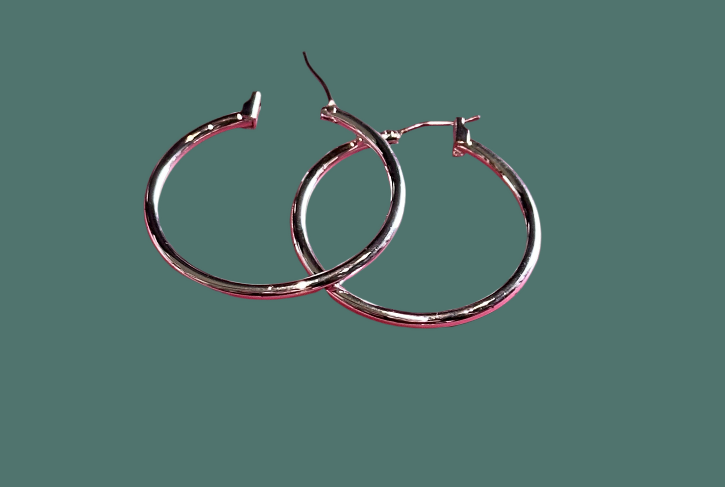 THE OFFICE: Pam Beesley's Silver Hoop Earrings