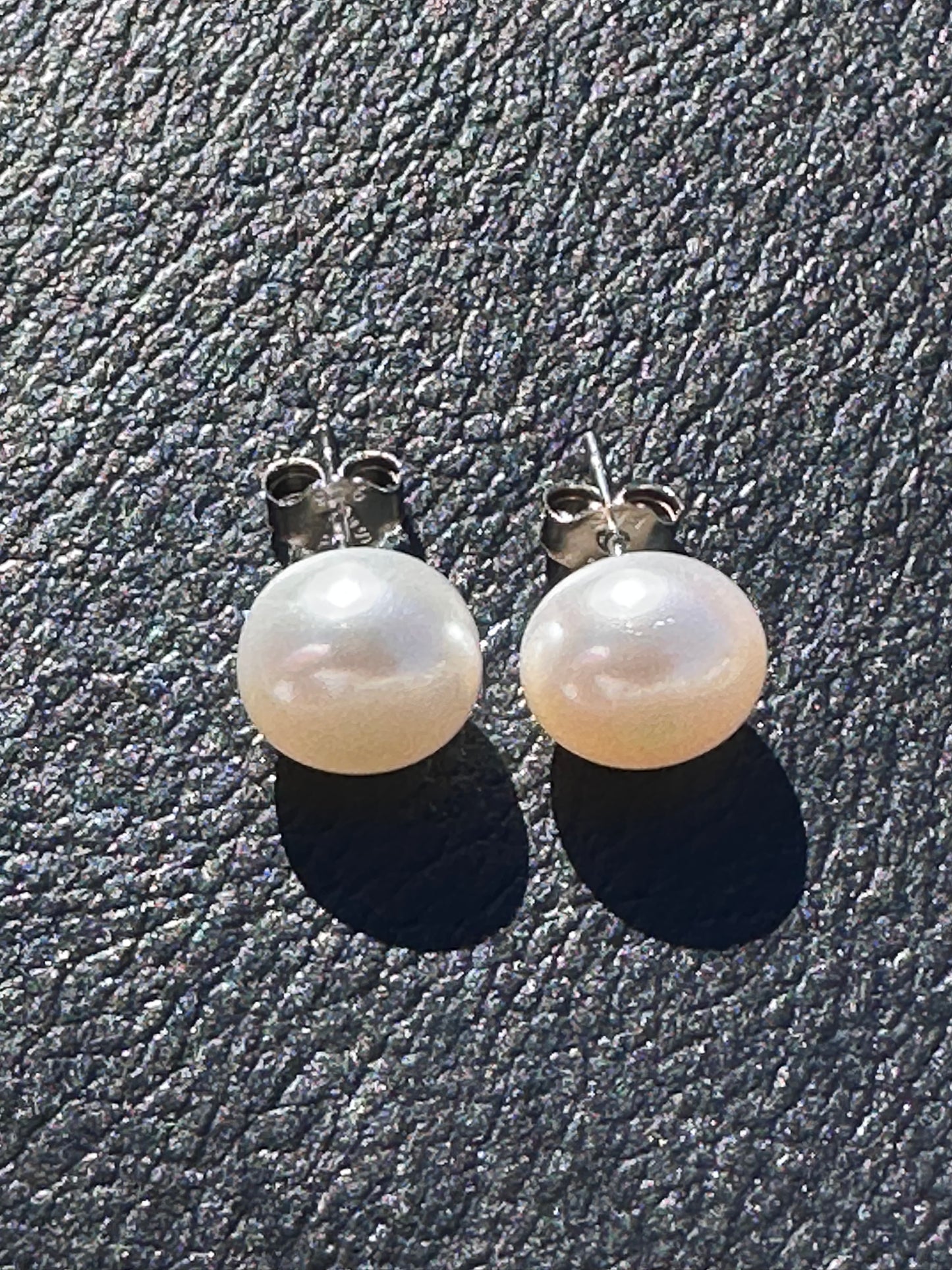 30 Rock: Liz Lemon Sterling Silver Freshwater Pearl Earrings