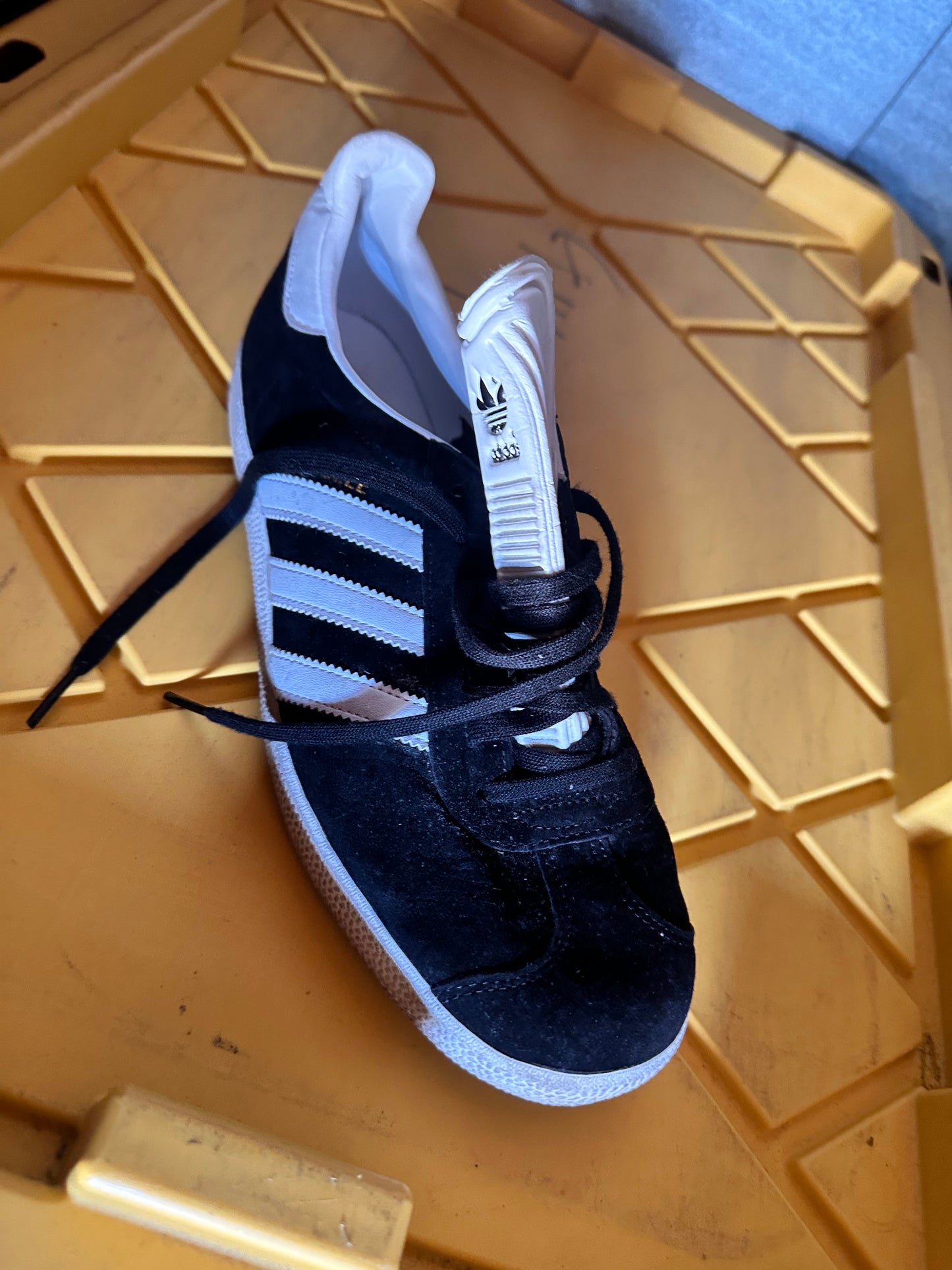 THE GENTLEMEN: Mal’s ADIDAS Blue Sneakers (9.5)