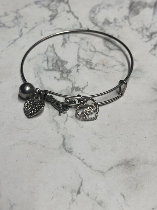 HOUSE: Dr Allison Cameron HERO Silver Love Charm Bracelet from House