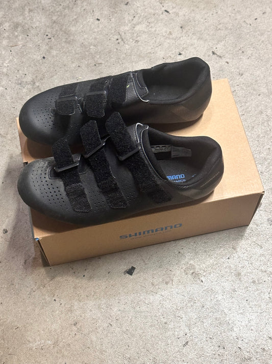 SILICON VALLEY: Gavin's SHIMANO Bicycle Shoes (43)
