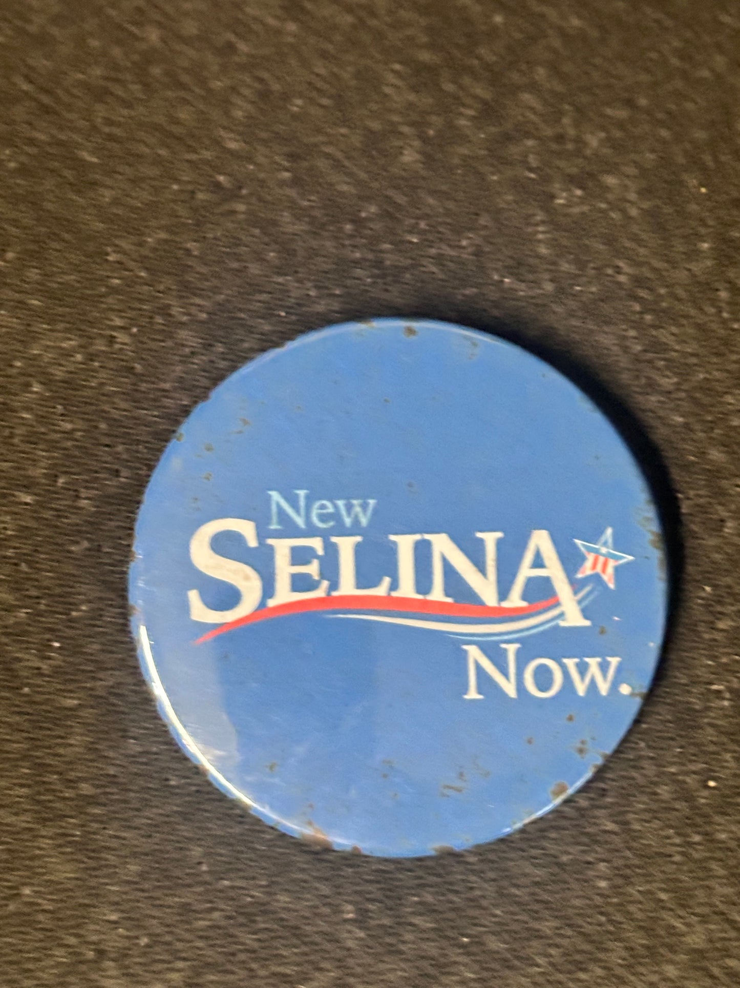 VEEP: HERO large Campaign Pin from Season 6