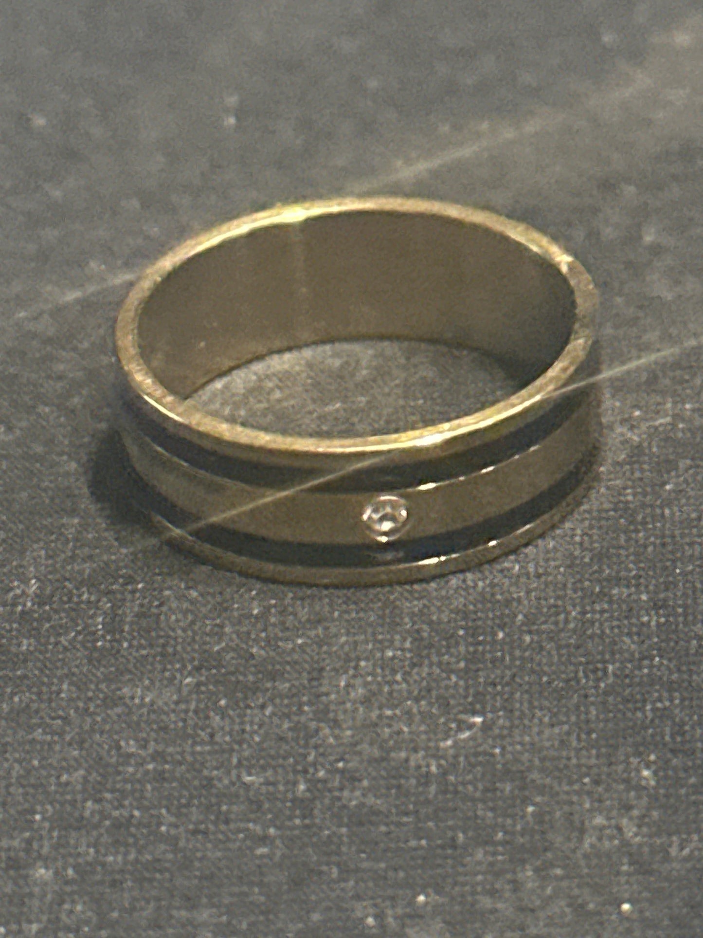 MAD MEN: Pete Cambell's Mid-Century Gold Wedding Band (3 of 3)