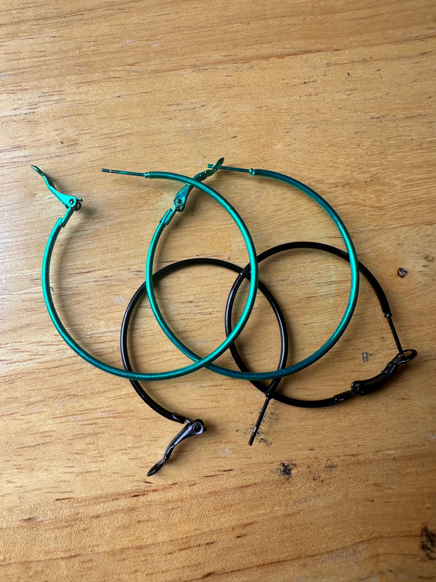 NEW GIRL: Cece's Color Hoop Earrings Set