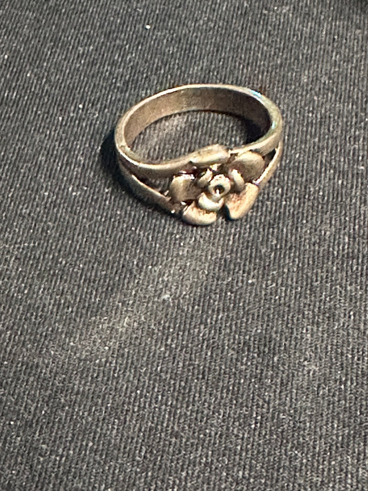 MAD MEN: Peggy Olson's Vintage Ring