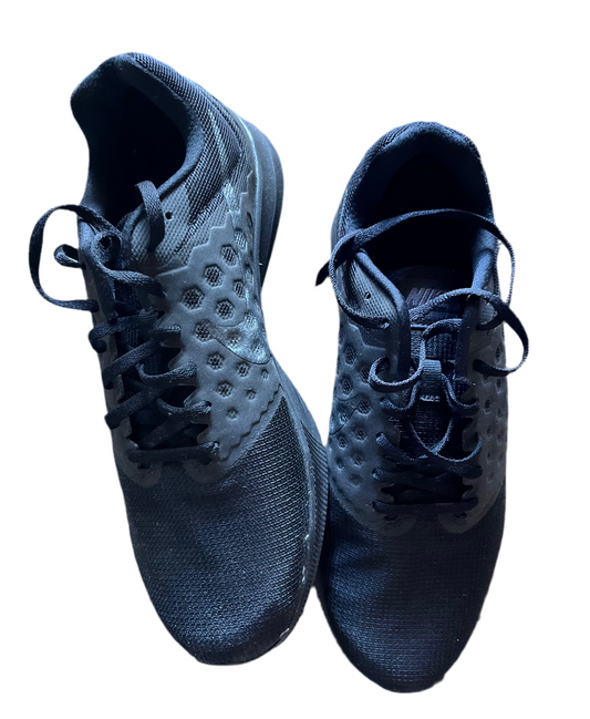 ROYAL PAINS: Hank’s Nike Running Shoes (9.5)