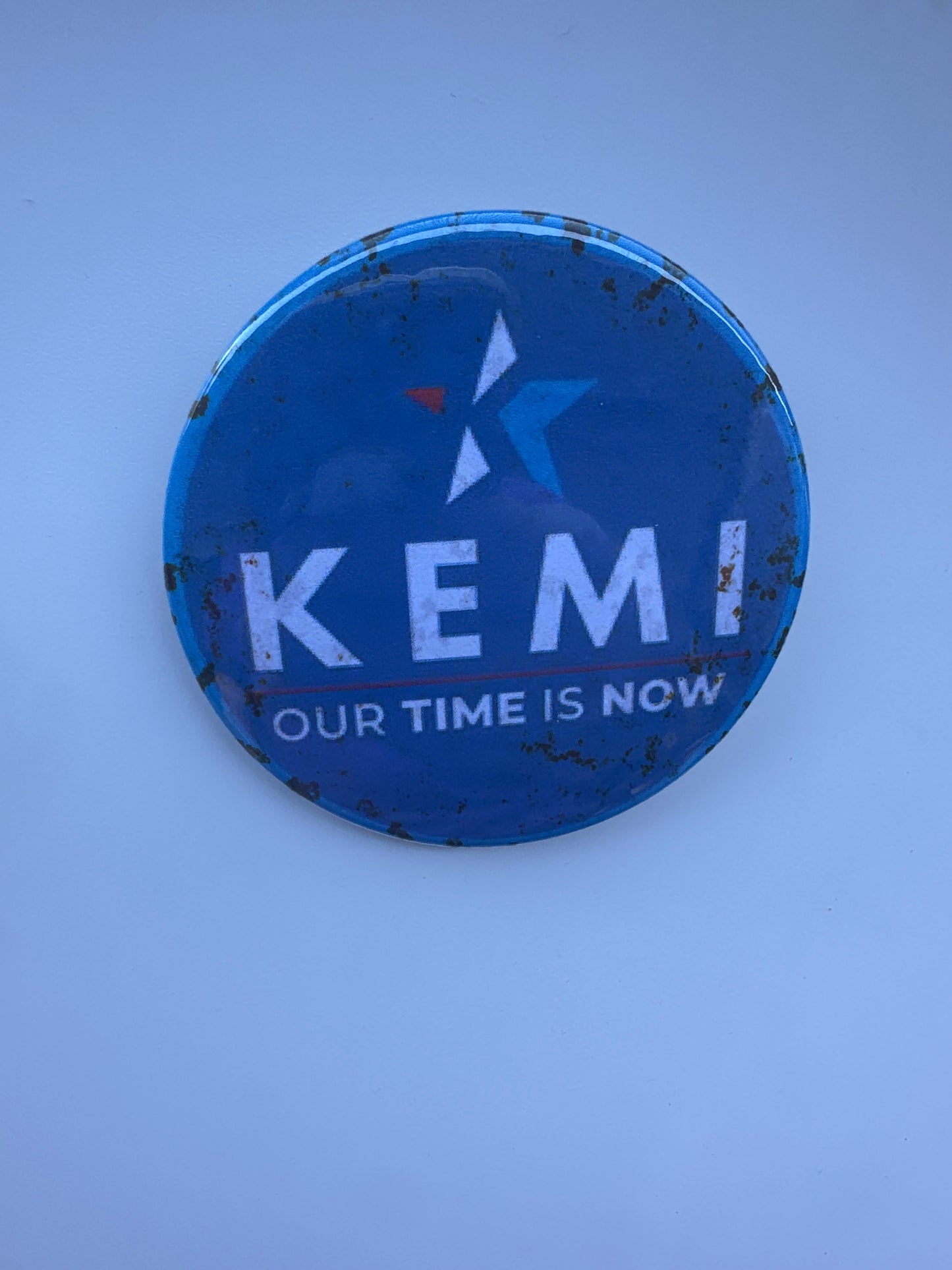 VEEP: Kemi HERO large Campaign Pin from Season 7