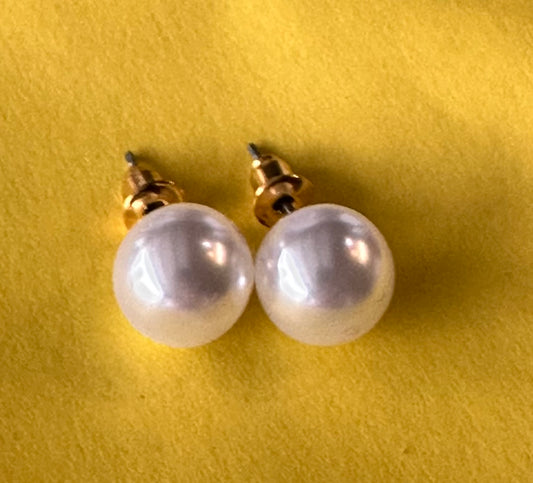 PARKS AND RECREATION: Leslie Knope HERO Earrings
