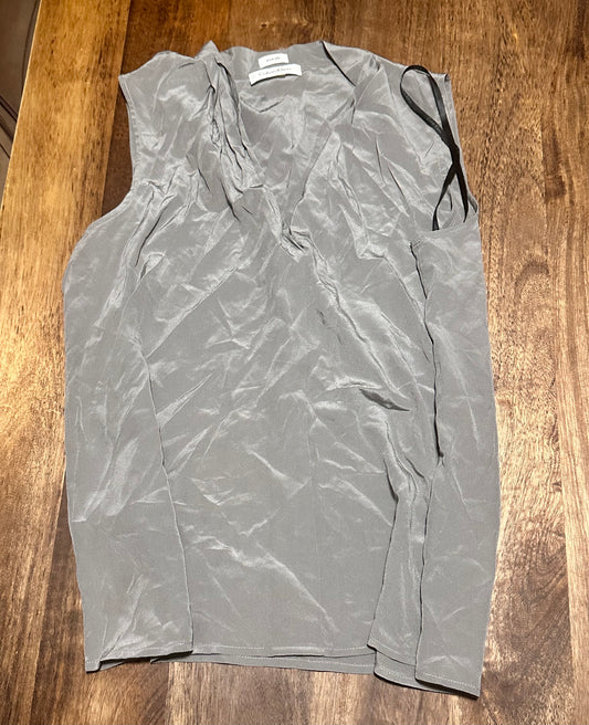 HOUSE: Dr Allison Cameron HERO CALVIN KLEIN Silk Grey Sleeveless Shirt (S)