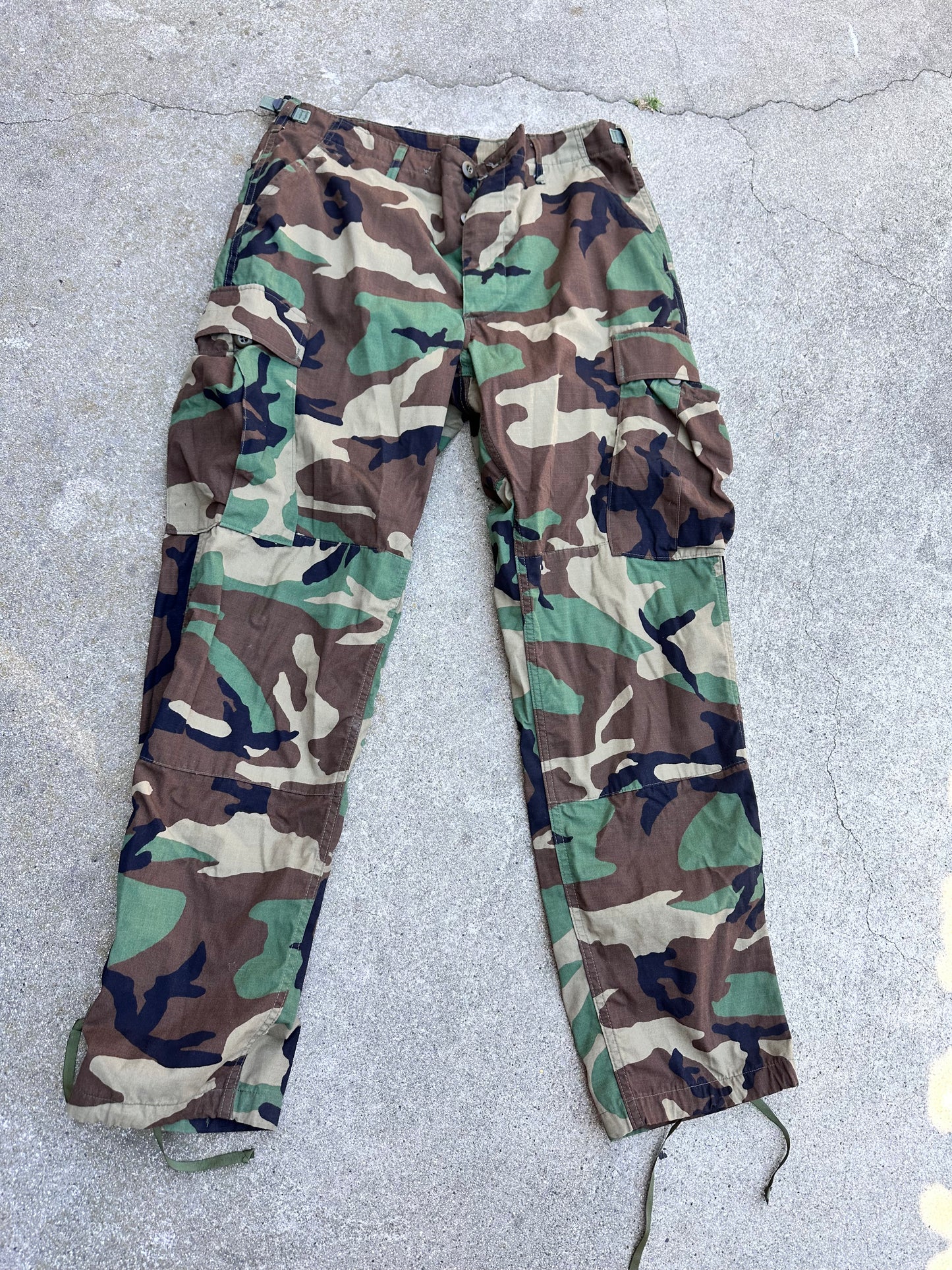 THE GENTLEMEN: Fletcher’s Undercover Camouflage Pants (M)