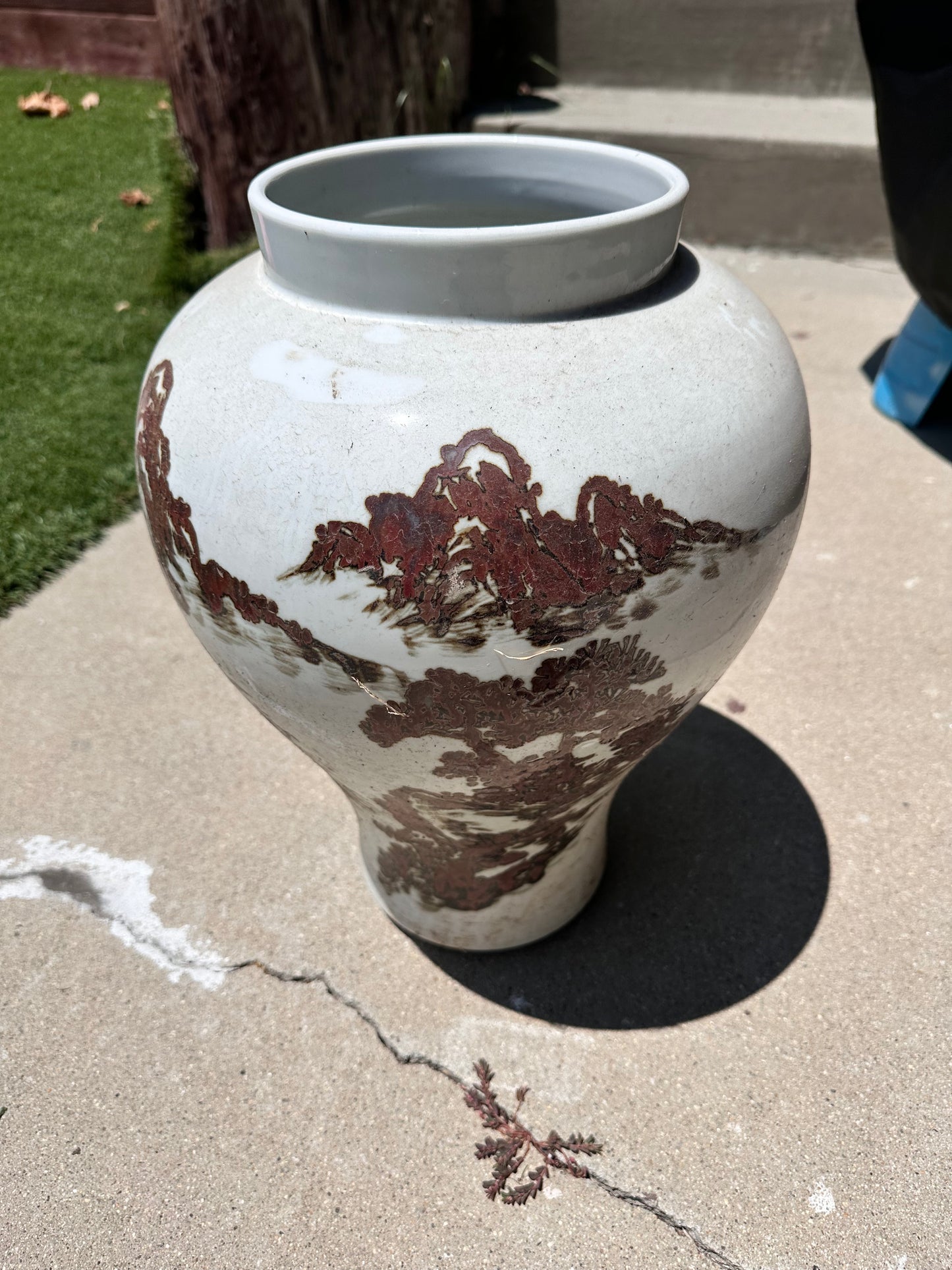 SILICON VALLEY: Gavin Belson's HERO Ceramic Vase from House