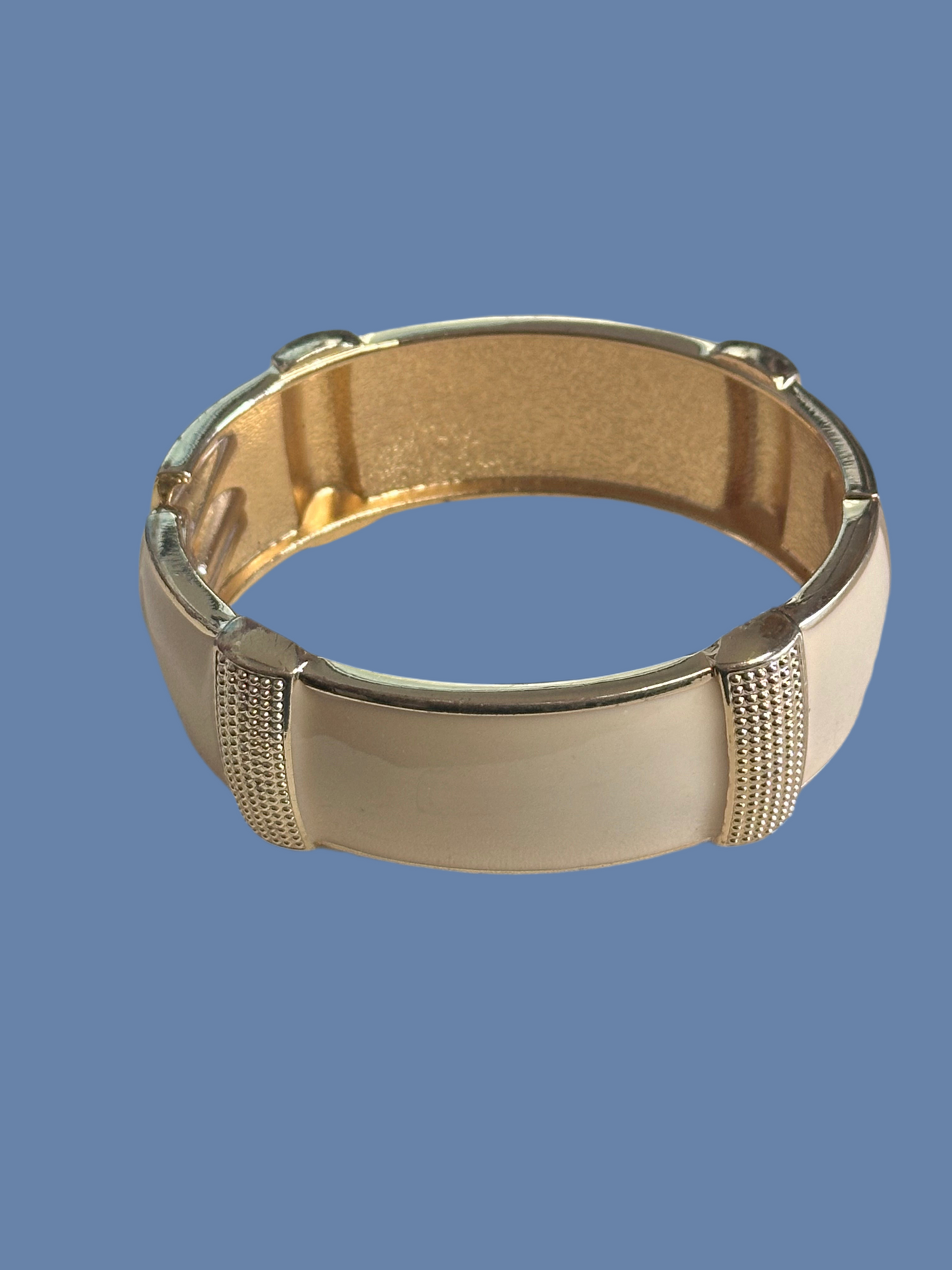 NEW GIRL: Jessica Day Beige and Gold Large Open Clamp Bracelet