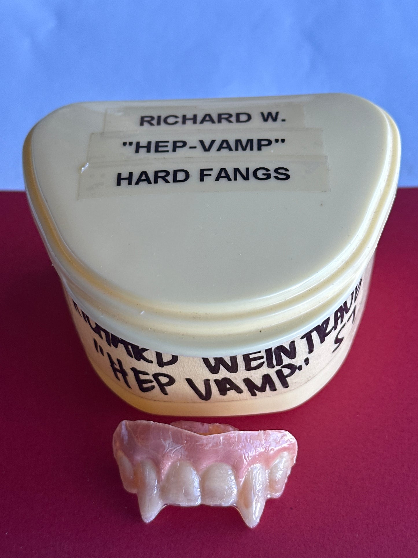 TRUE BLOOD: Richard Weintraub Hep Vampire HERO Fangs from Season 7