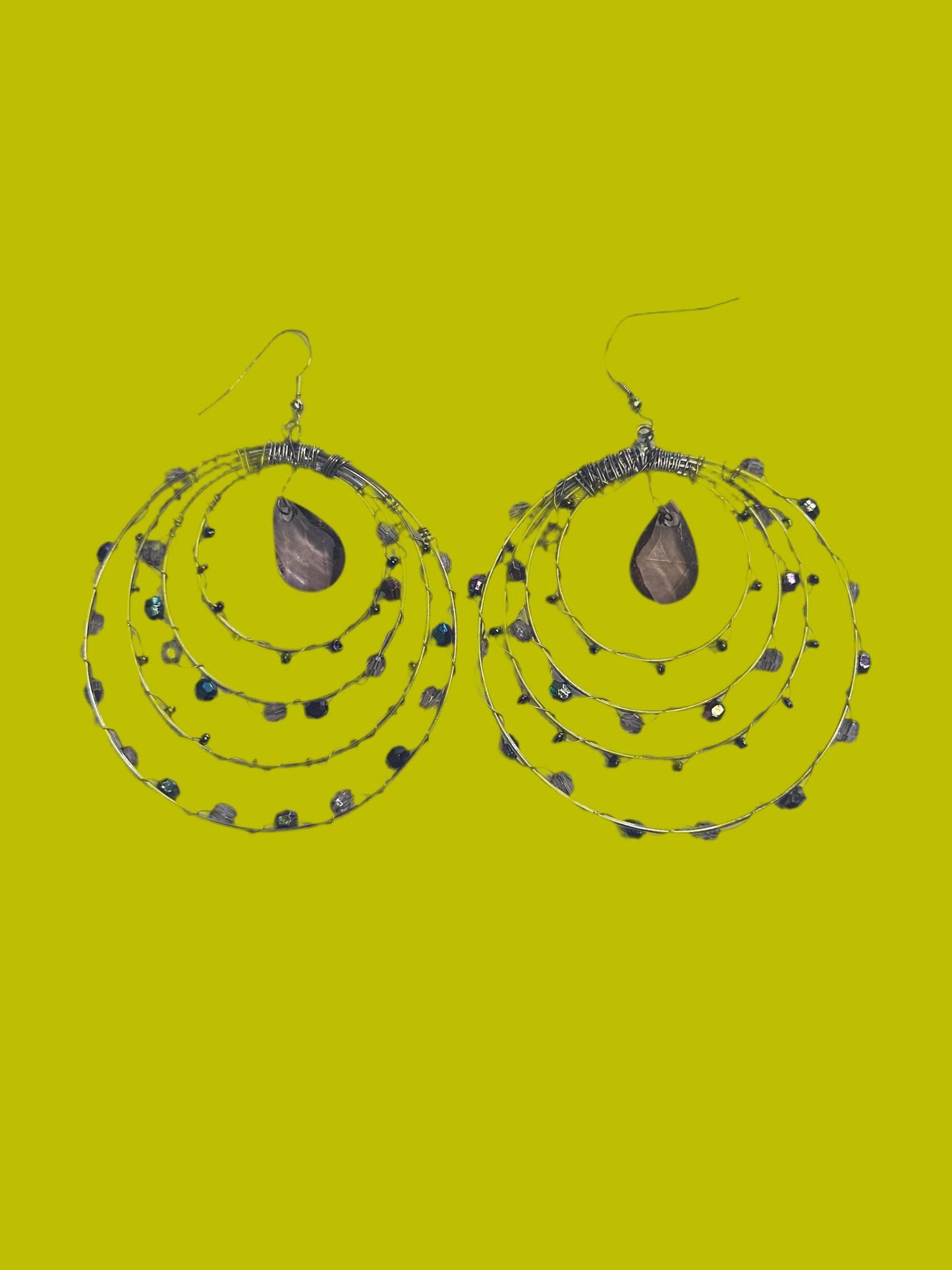 New Girl: CeCe's Oversized Earrings
