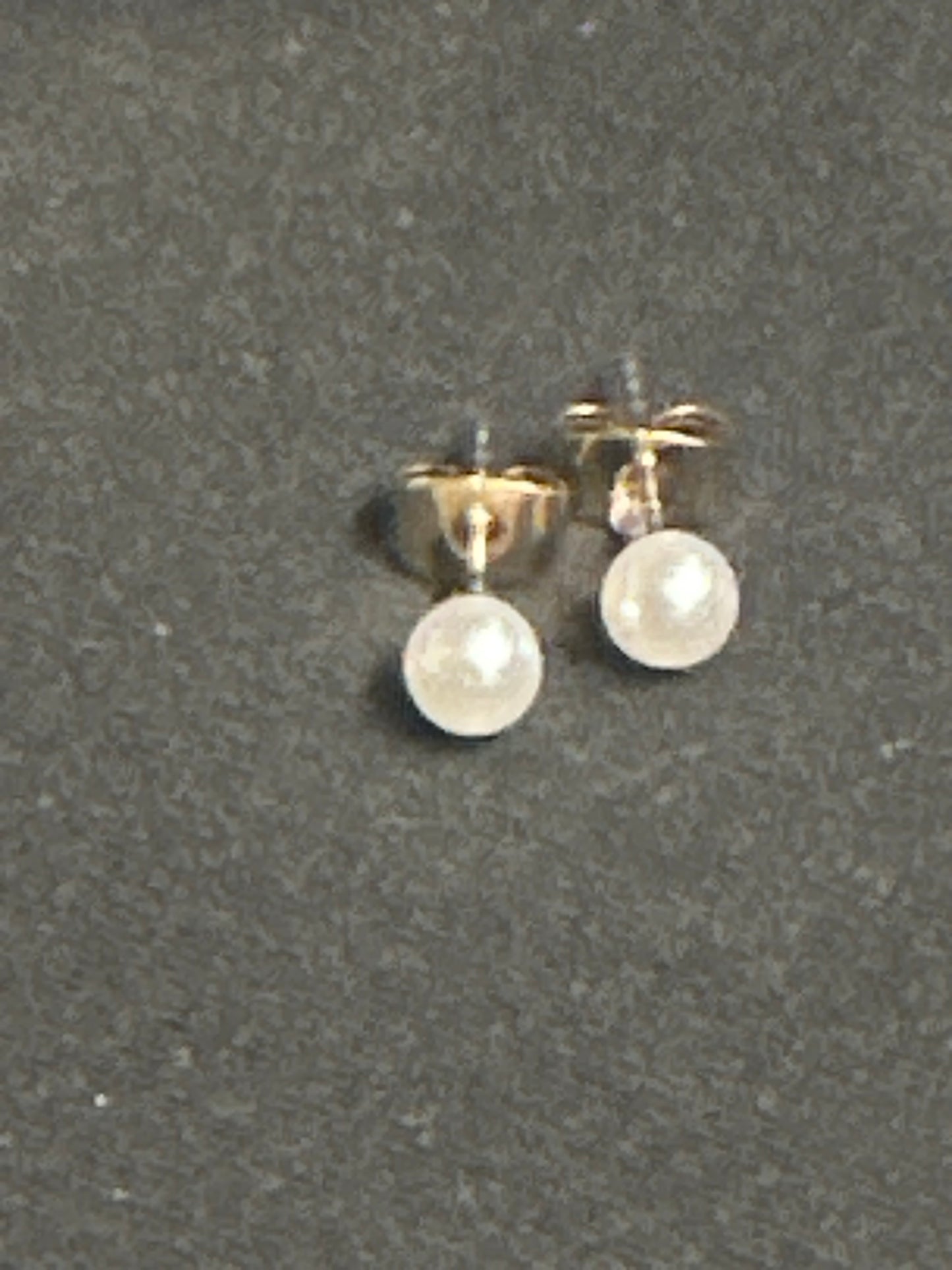 THE OFFICE: Pam Beesly's Small Pearl Earrings