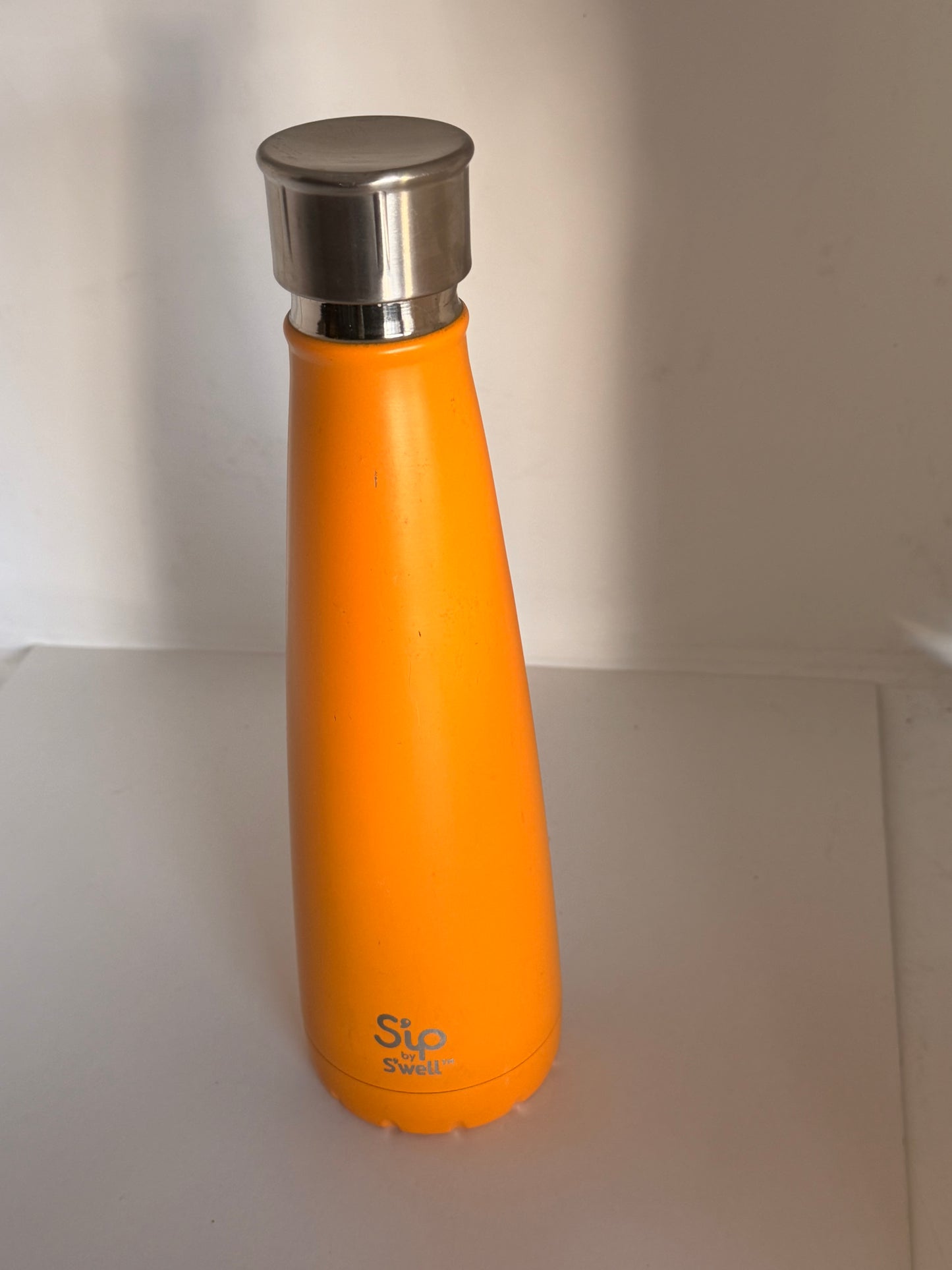 SILICON VALLEY: Gilfoyle's Desk Props from Pied Piper Desk