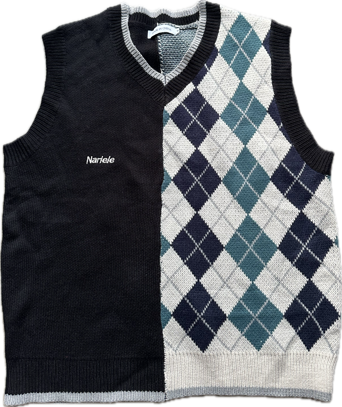 THE OFFICE: Paper Conference Attendee Argyle Sleeveless Sweater (M)