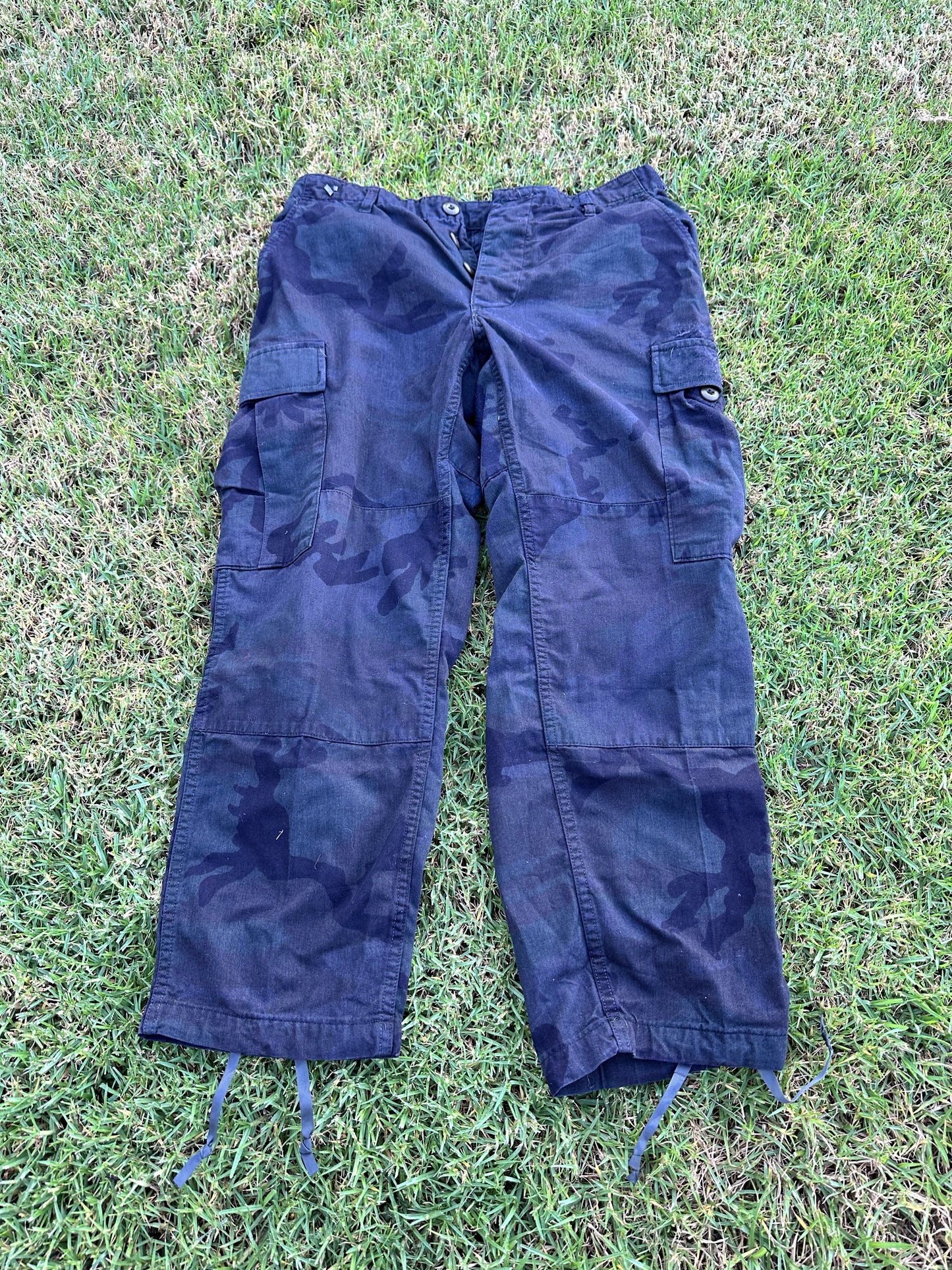 BONES: Dr. Jack Hodgins' Blue Camo Utility Pants (S)