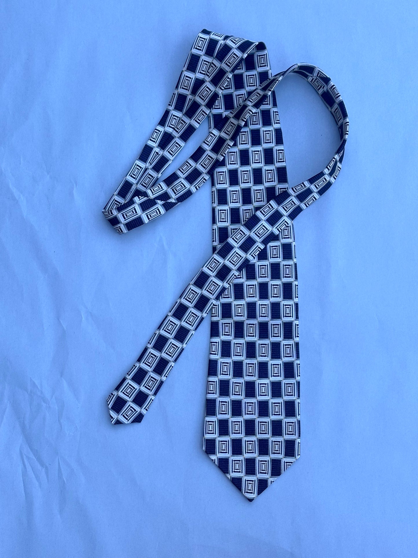 THE OFFICE: Michael Scott’s Series used Necktie