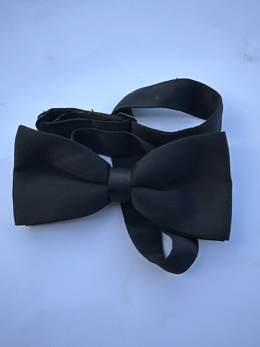 BALLERS: Ricky’s HERO Bow Necktie