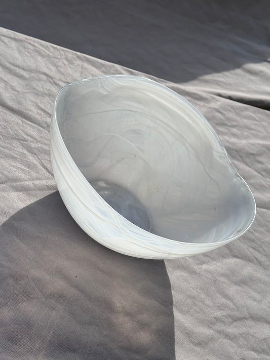30 ROCK: Jack Donaghy office white glass bowl Prop