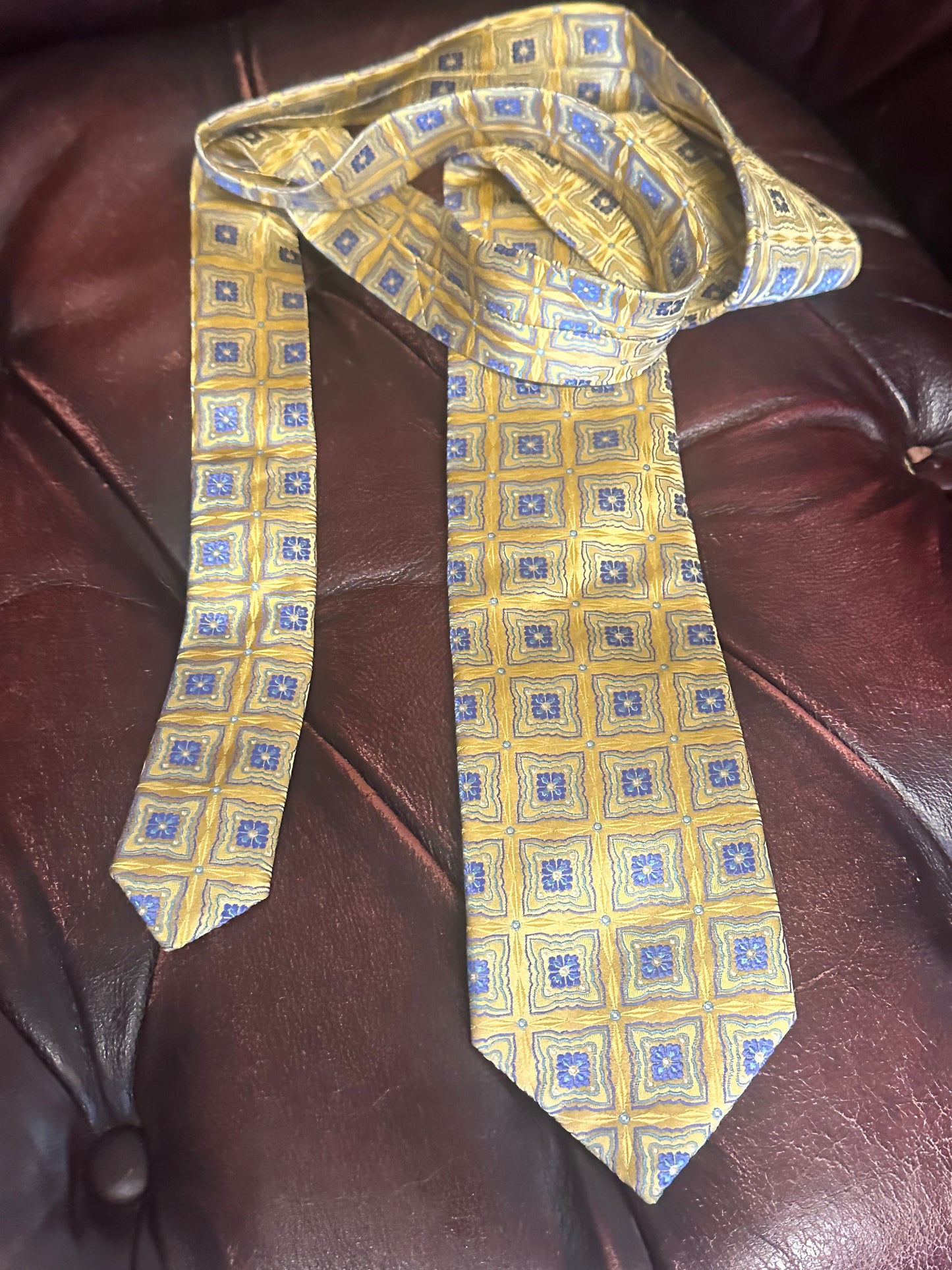 BALLERS: Spencer Strassmore “Dwayne Johnson” Tasso Elle Necktie