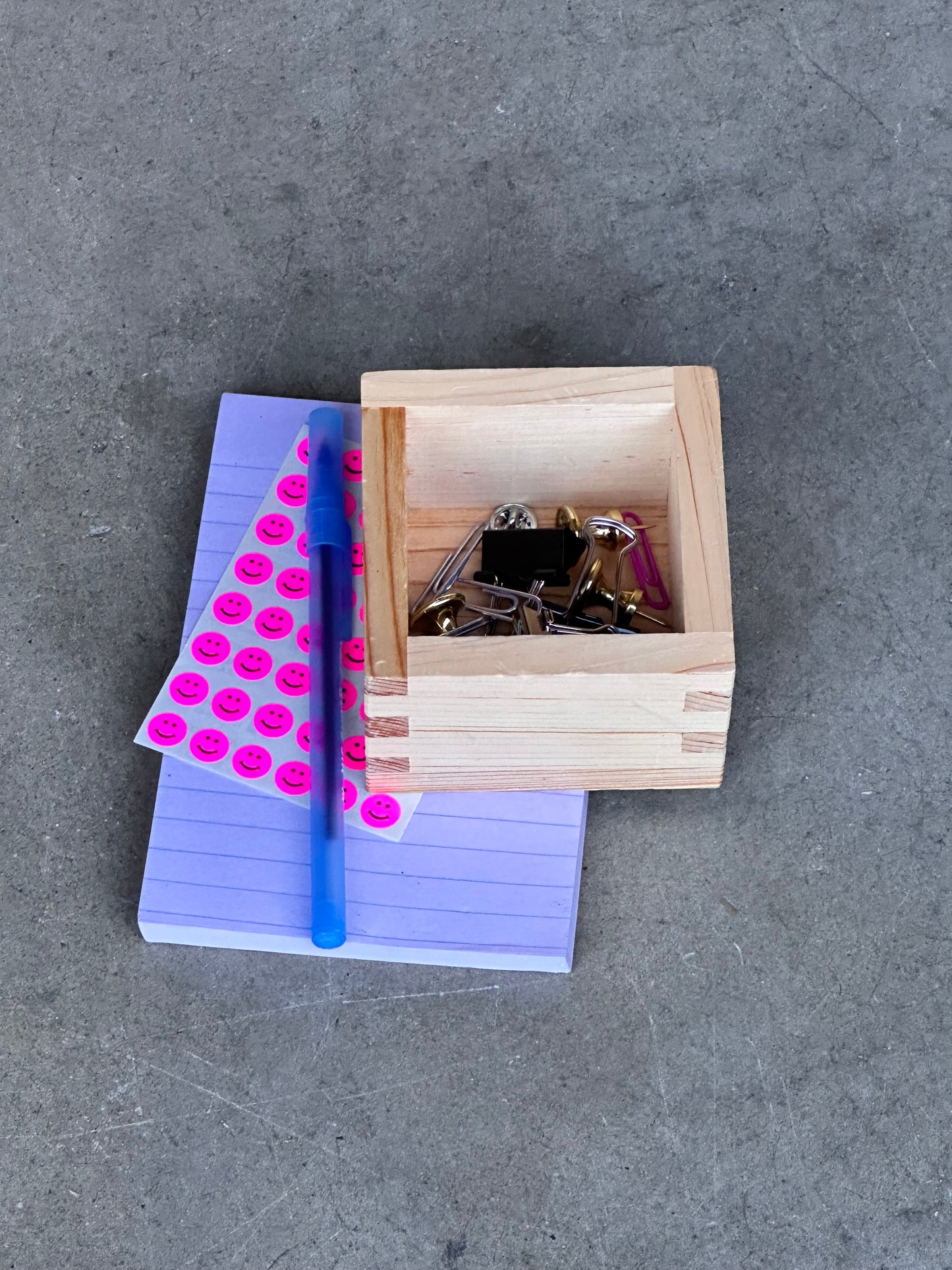 THE OFFICE: Pam’s Desk Props