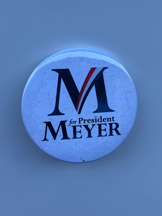 VEEP: HERO large Campaign Pin from Season 6