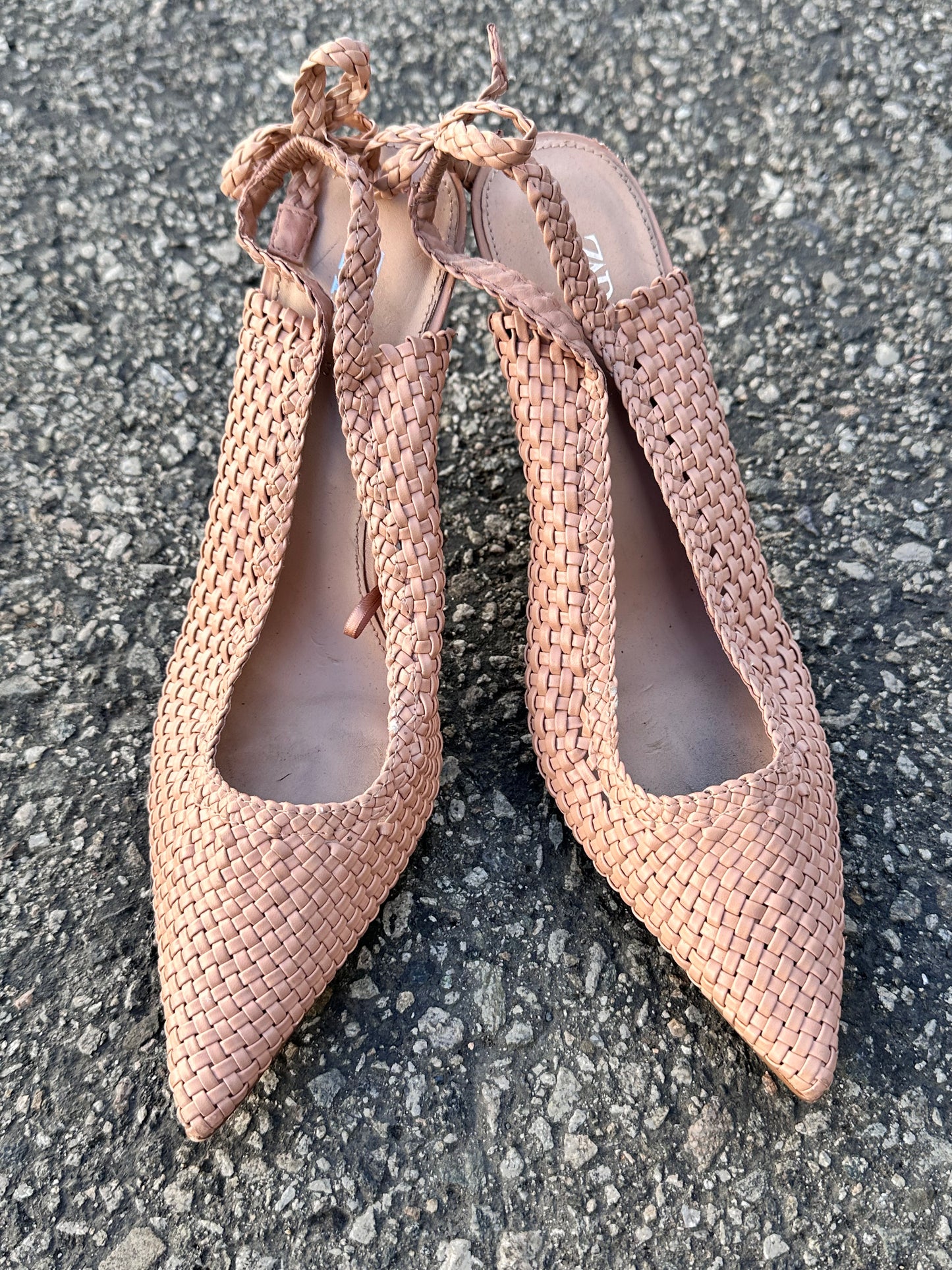 TMP: Mindy's Screen-used High Heel Shoes (9.5)