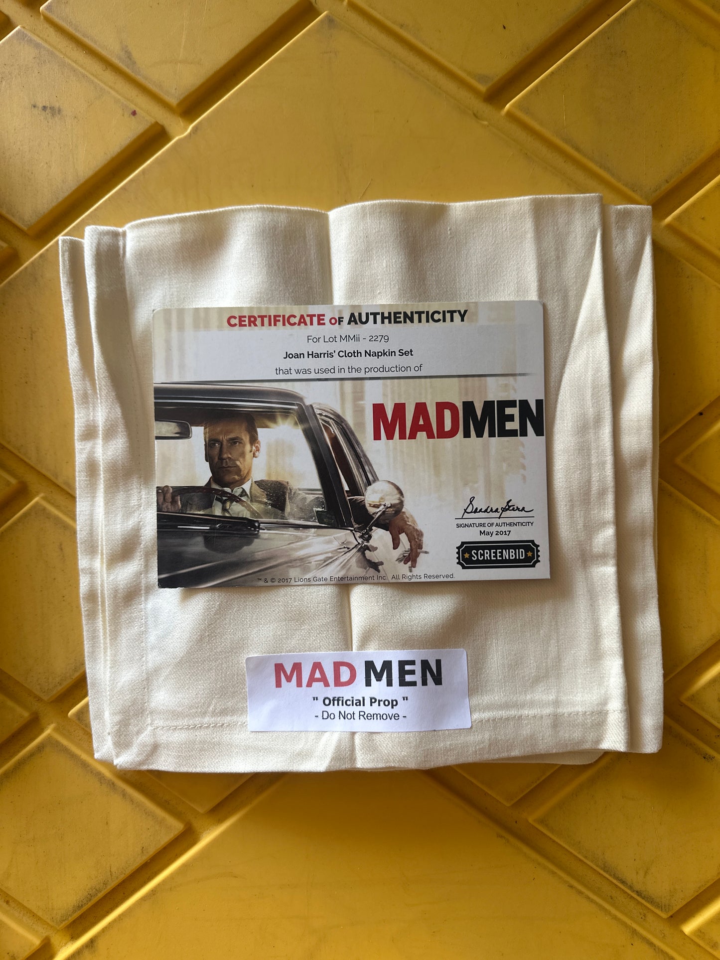 MAD MEN: Joan's Vintage Cloth Napkin Set (2)