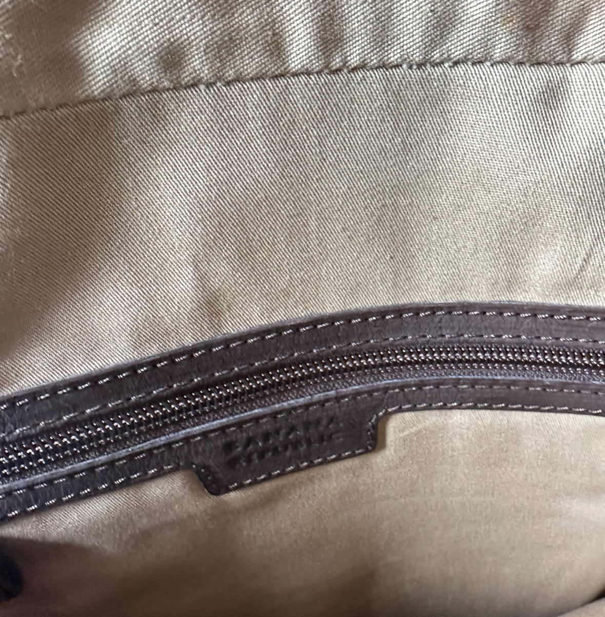 GONE BABY GONE: Lionel’s HERO Leather Banana Republic Messenger style Bag