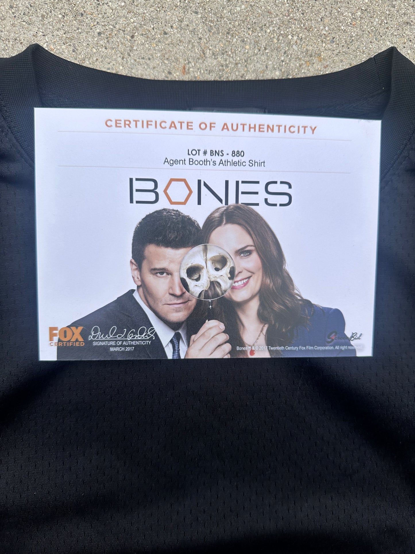 BONES: Agent Booth's ATHLETIC Shirt (L)
