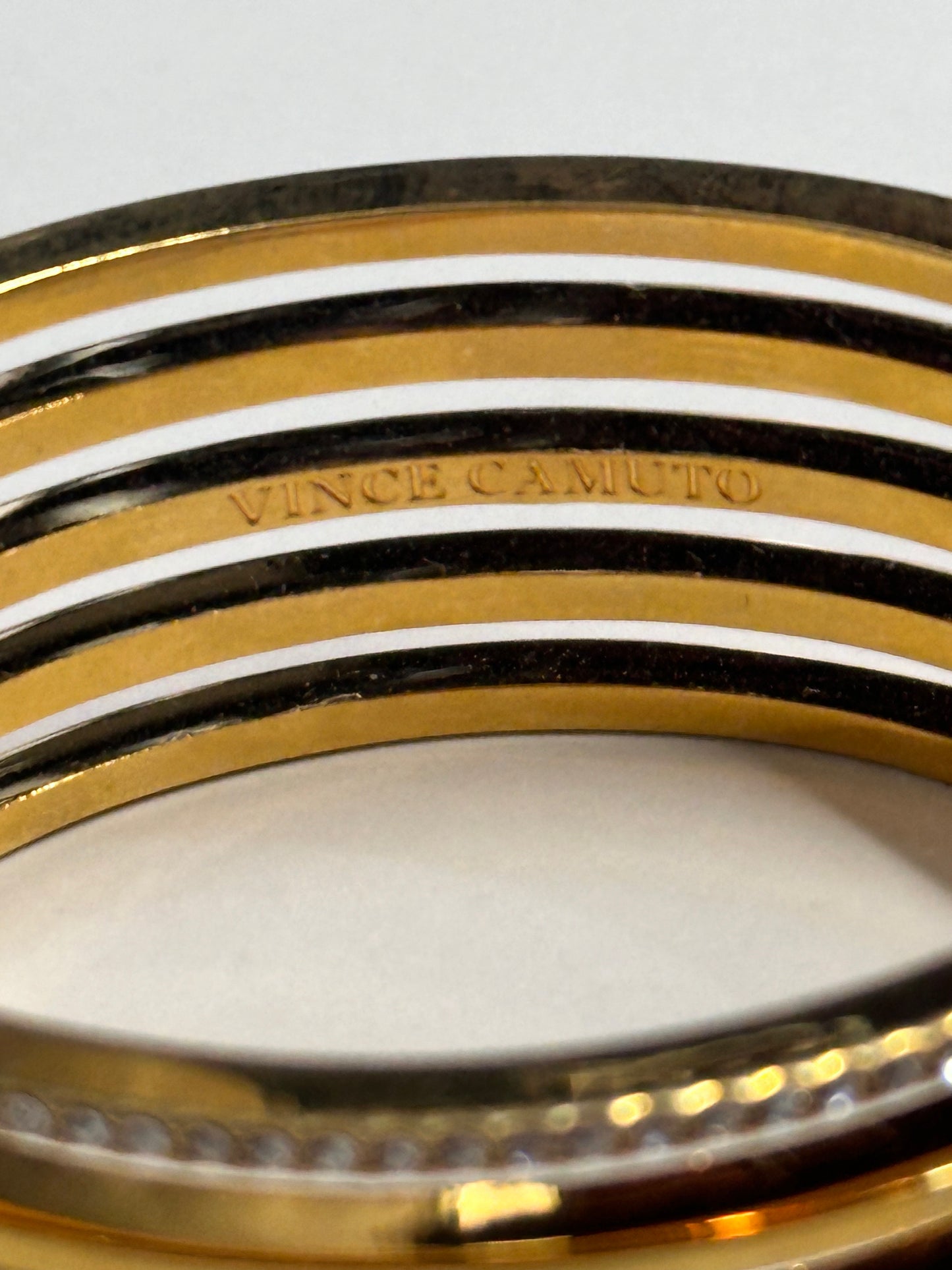 HOUSE: Dr Cuddy HERO VINCE CAMUTO gold and faux diamonds Bracelet