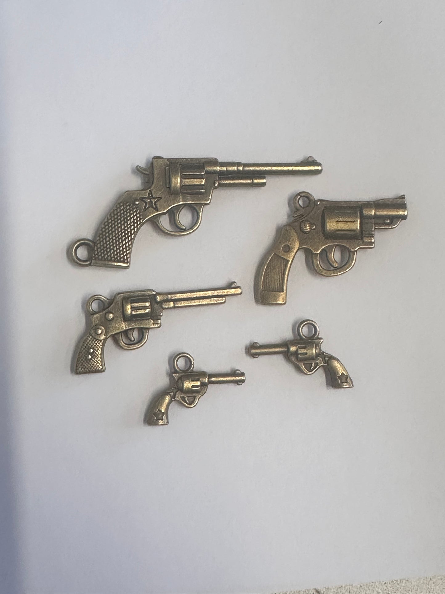 JUSTIFIED: Raylan's Rolver Gun Necklace Charms