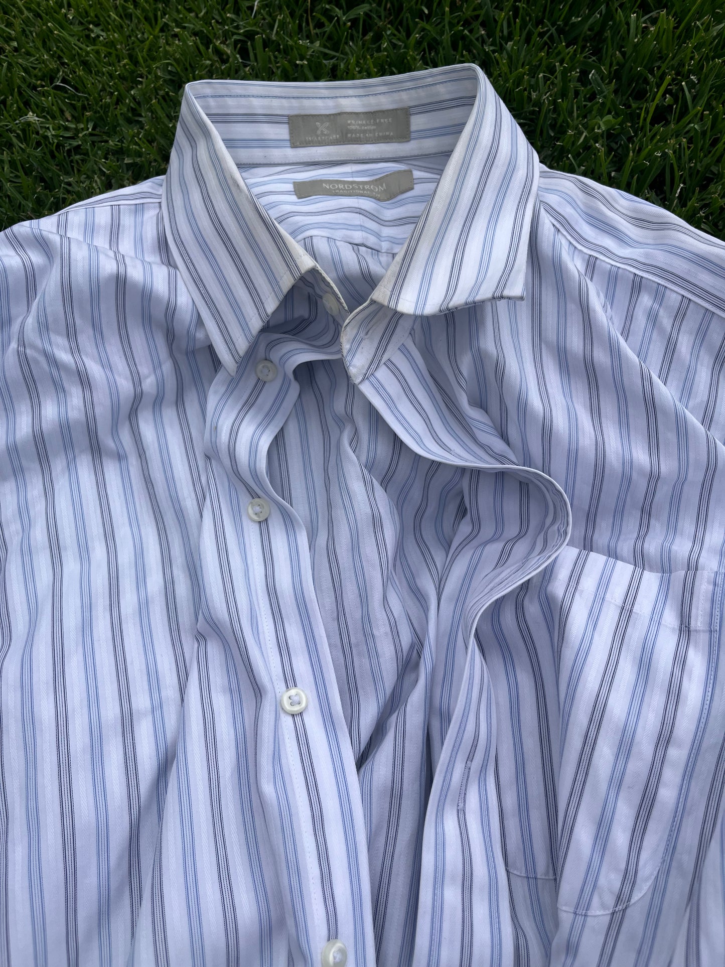 VEEP: Richard's Episode 407 Nordstrom Blue and White Stripe Button Down (17)
