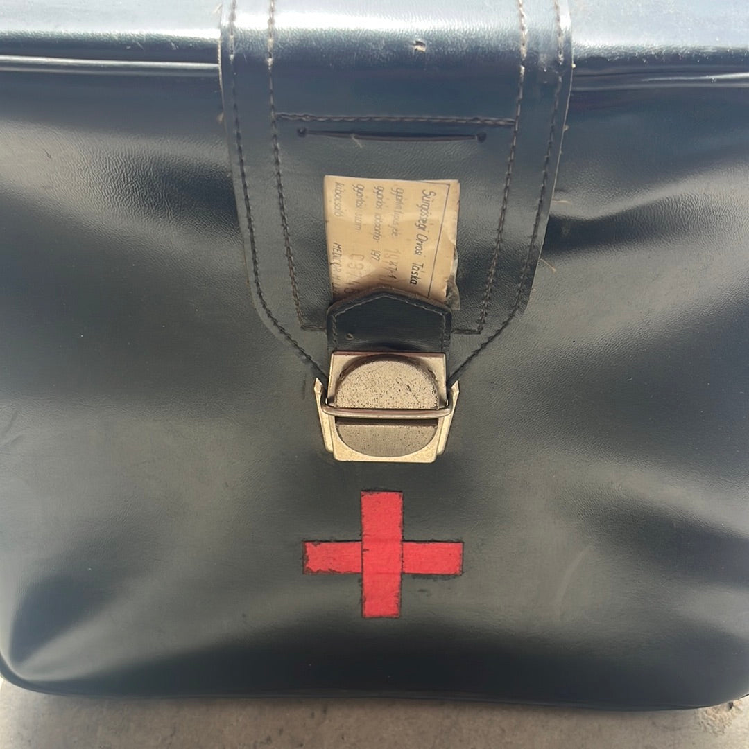 The Debt: Speculm Medical Kit from Sc 56