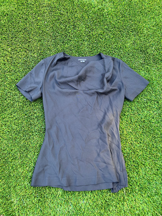 30 Rock: Liz Lemon THEORY Black Short Sleeveless Shirt (P/TP)