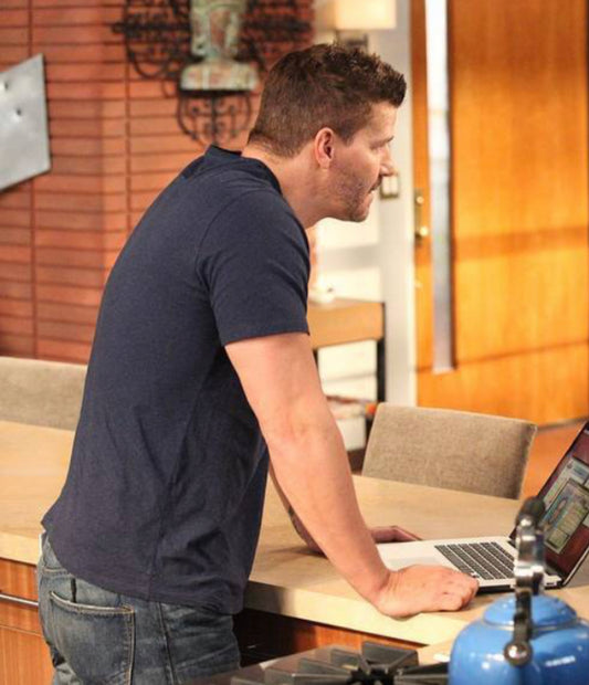 BONES: Agent Booth's Episodie Used Simply Styled Full Neck Black T-shirt