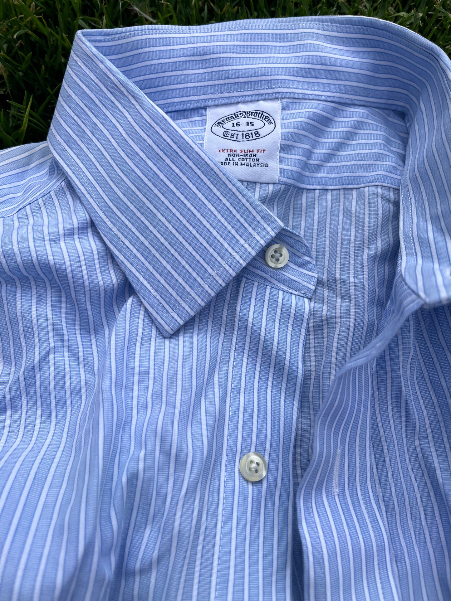 VEEP: Reed Scott “Dan Egan” BROOKS BROTHERS Blue and White Stripe Button Up Shirt (16/35)