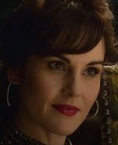 THE GENTLEMEN: Rosalind's Large Gold Hoop Earrings