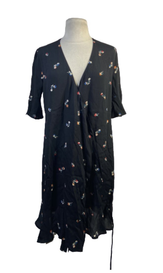 SILICON VALLEY: Monica's Floral Rails Wrap Dress