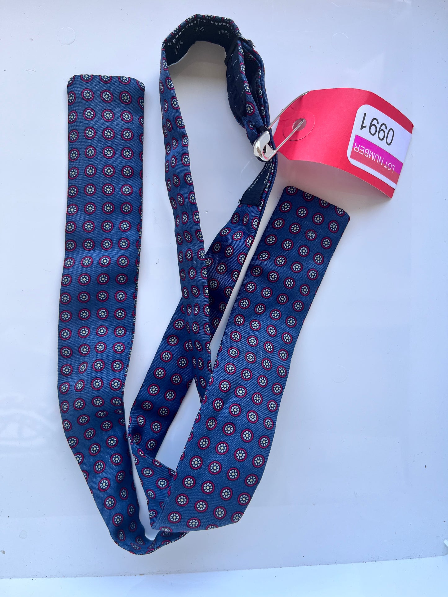 MASTERS OF SEX: William Masters’ Bow necktie