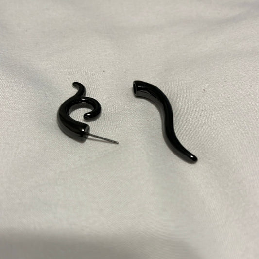 New Girl: Reagan’s Lovesick Belly Button Ring