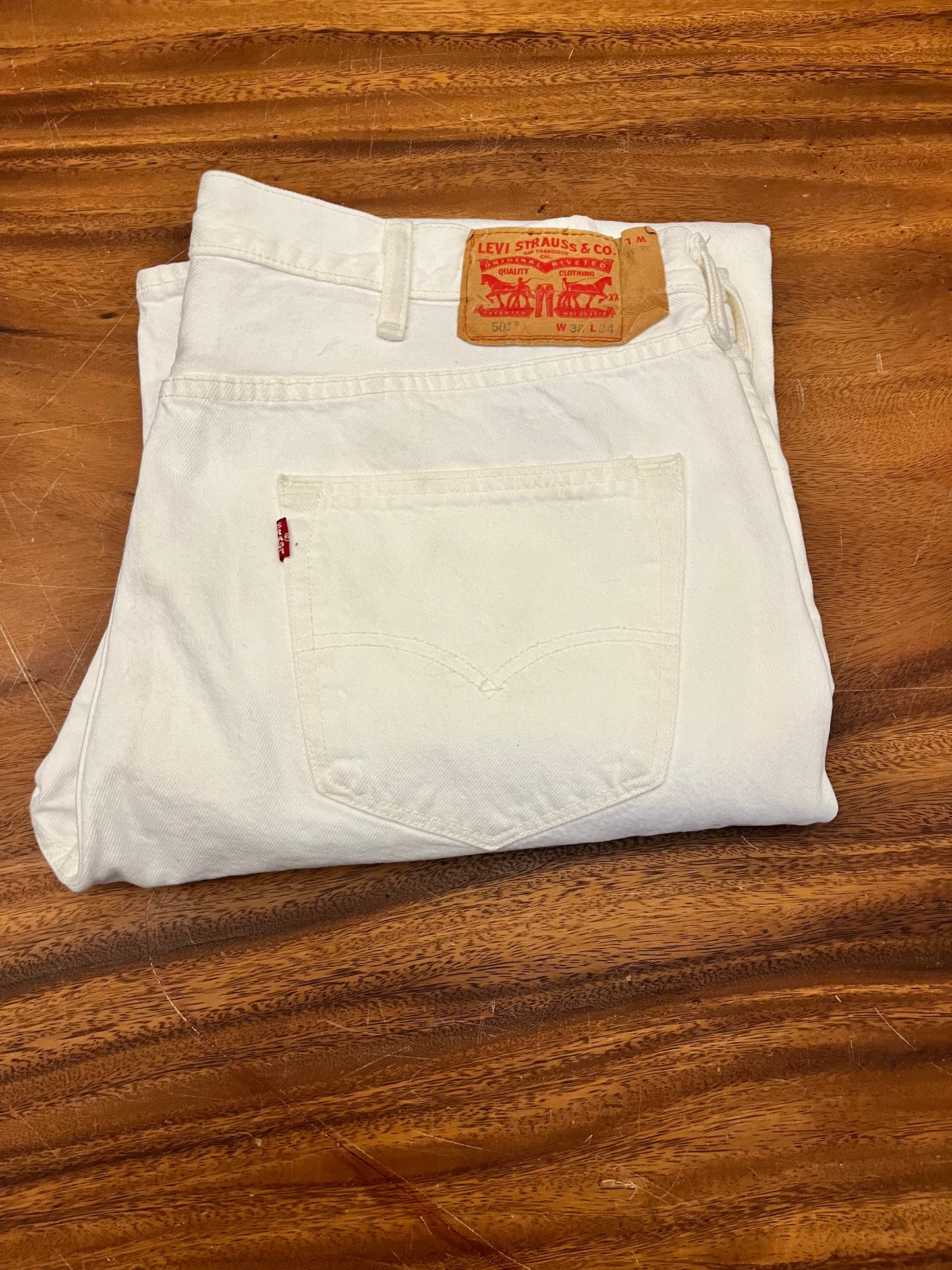 VEEP: Tom James LEVI’S White Denim Jeans (38/34)
