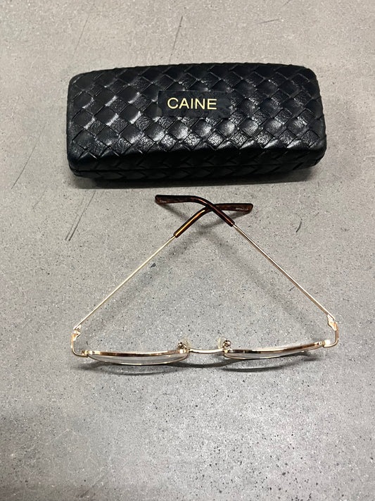 12 MONKEYS: Douglas Caine‘s HERO Eye ware from Episode 107