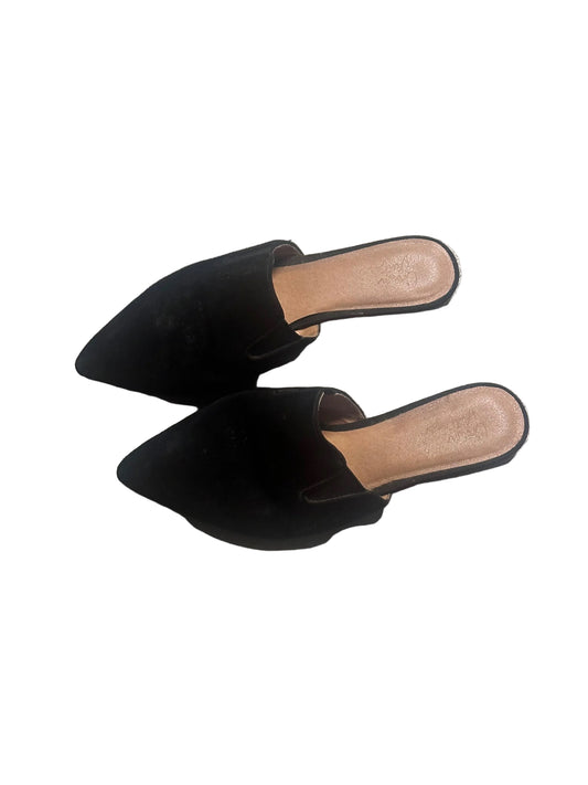 VEEP: Selina's Episode Worn Shoes (7)