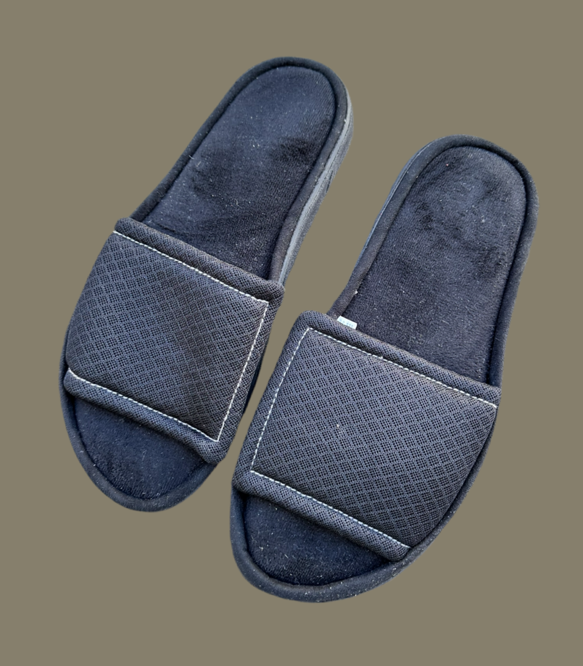 NEW GIRL: Nick's Black Slide Slippers (10)