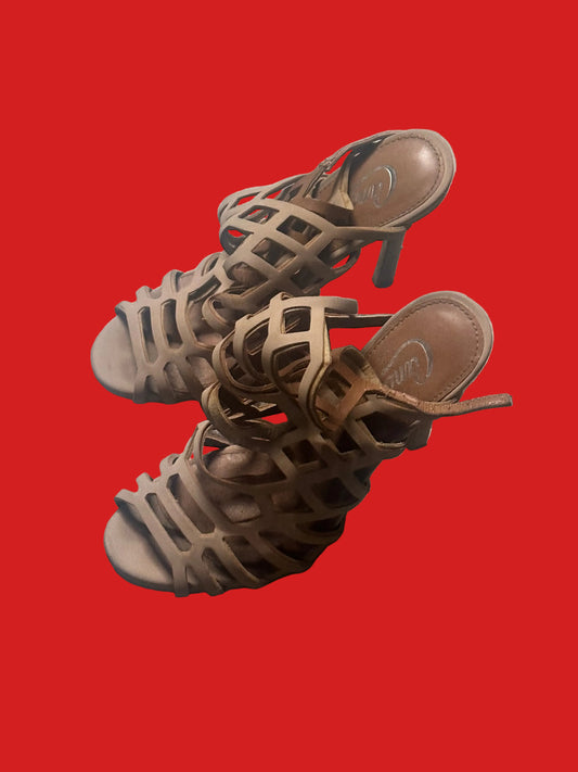 TRUE BLOOD: Sookie's HERO Shoes (6)