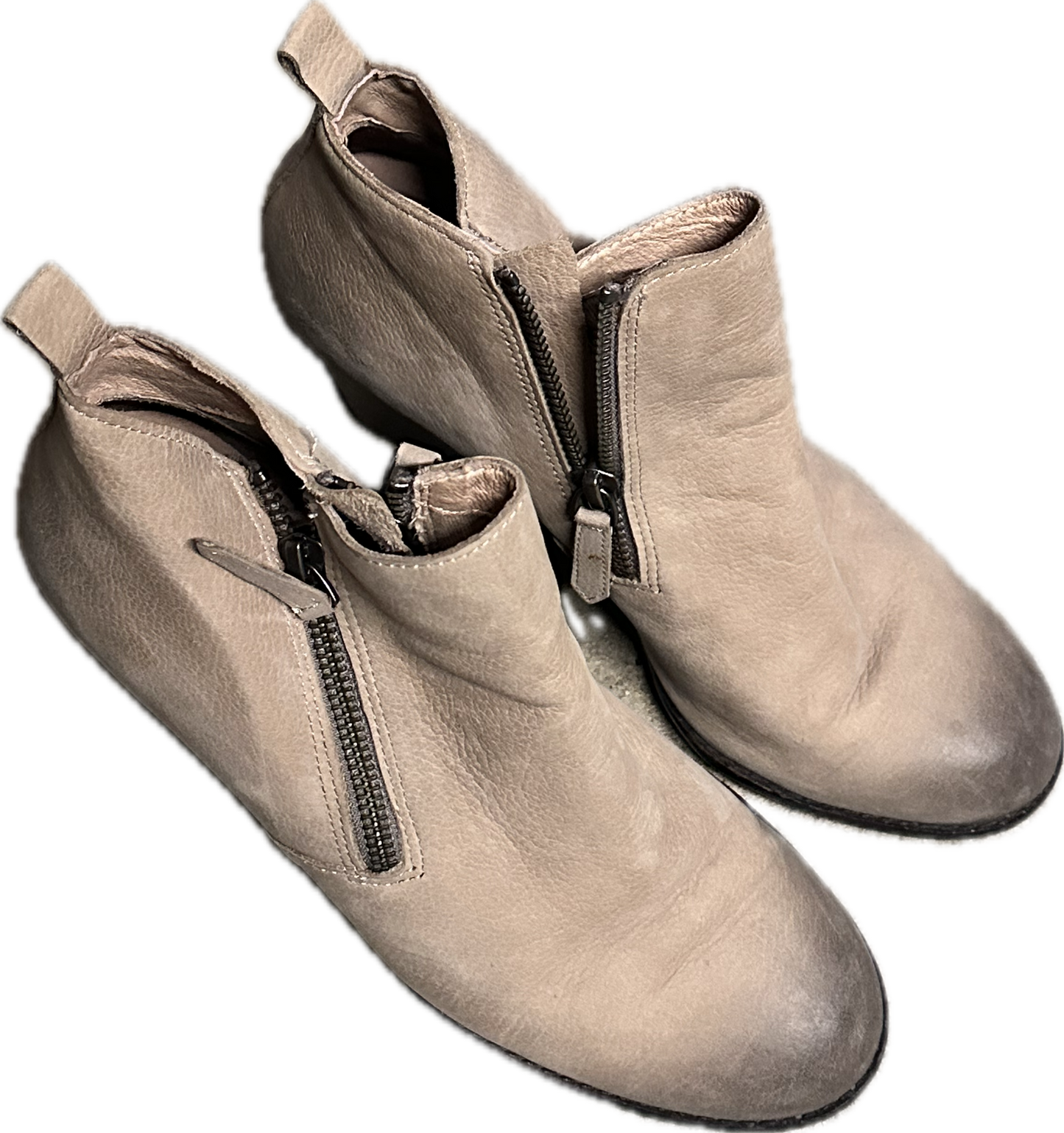NEW GIRL: Jessica Day's HERO Footwear (7/8)
