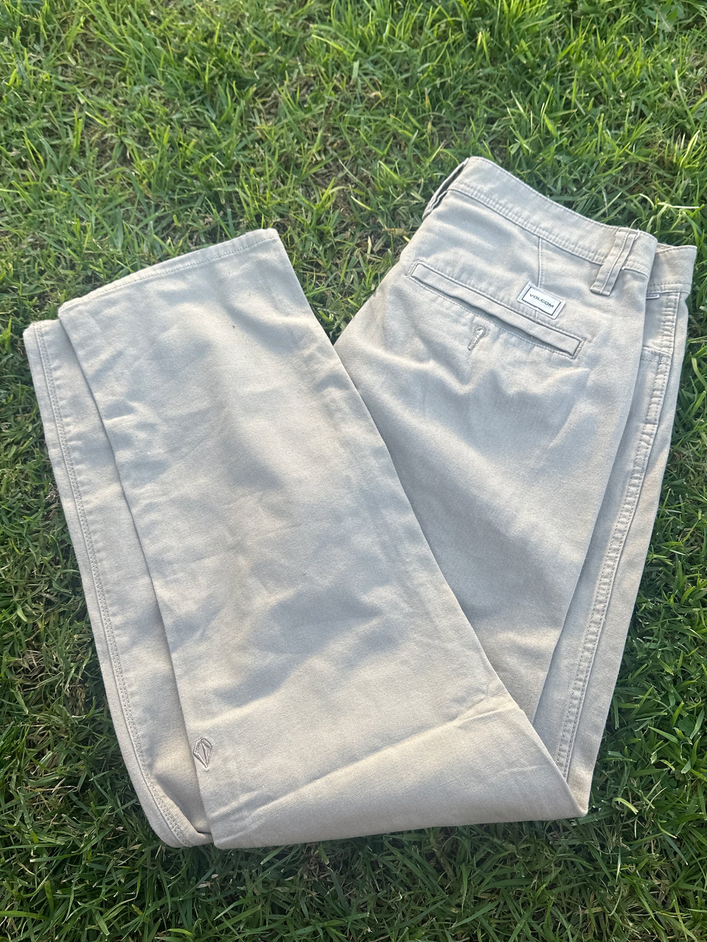 BONES: Agent Sweets’ Volcom Pants (33)